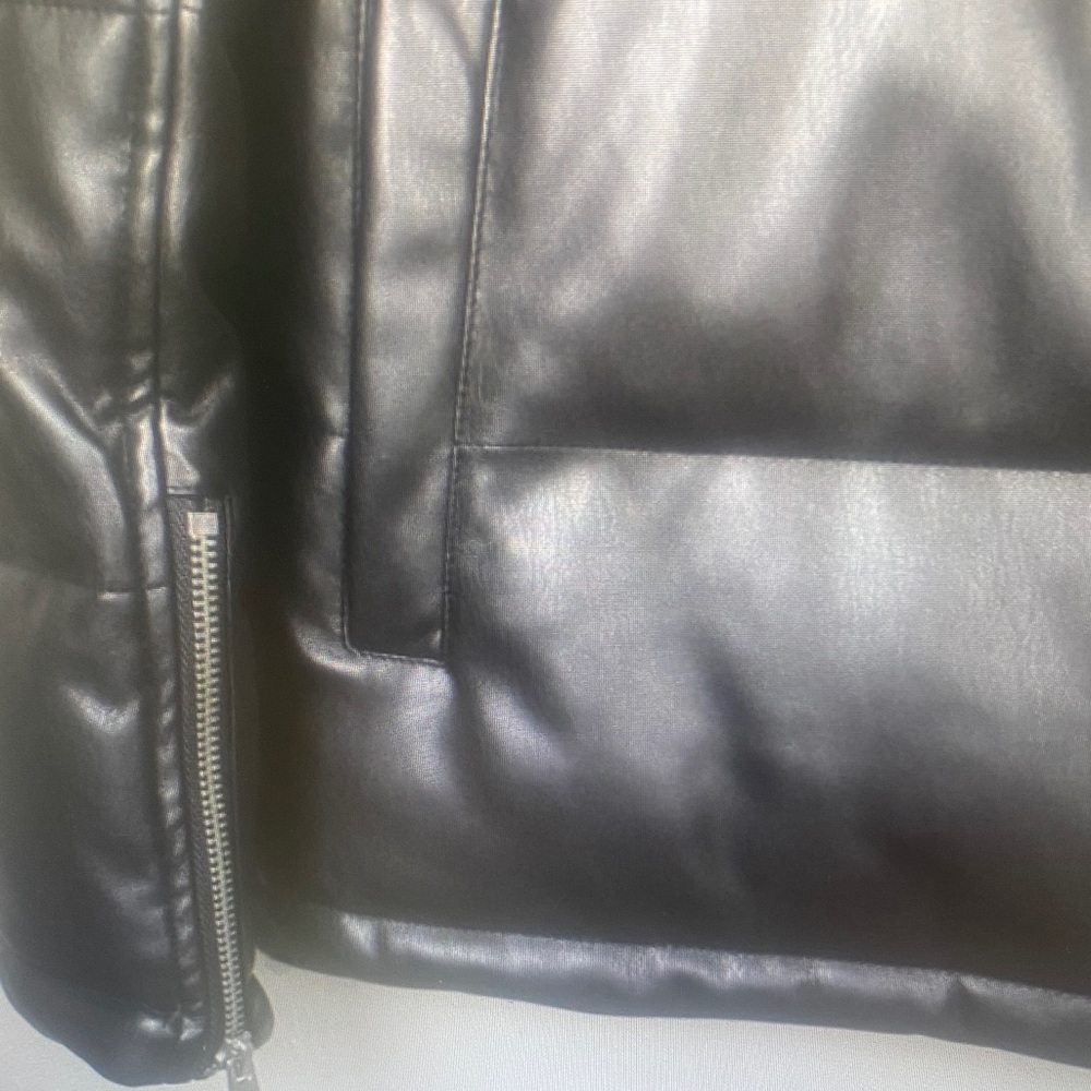 Levi’s Black Faux Leather Moto Puffer Jacket Women’s Sm Biker Streetwear Coat - Picture 4 of 12